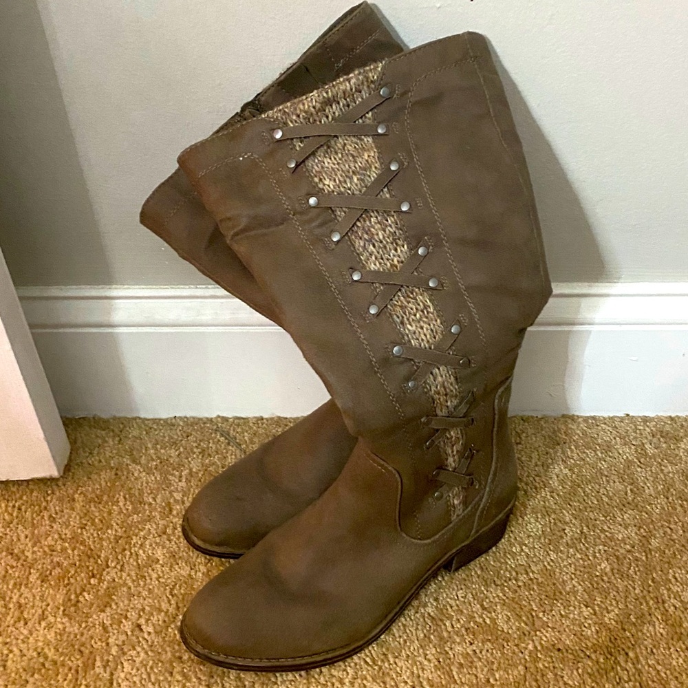 EUC - adorable “lace” up boots - worn once